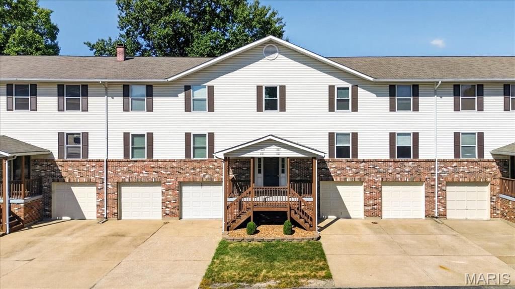 885 Delray Drive H, St Peters, MO 63376