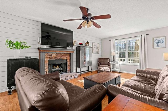 637 Angela Drive, Temple, GA 30179