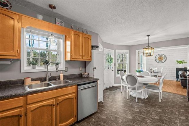 637 Angela Drive, Temple, GA 30179