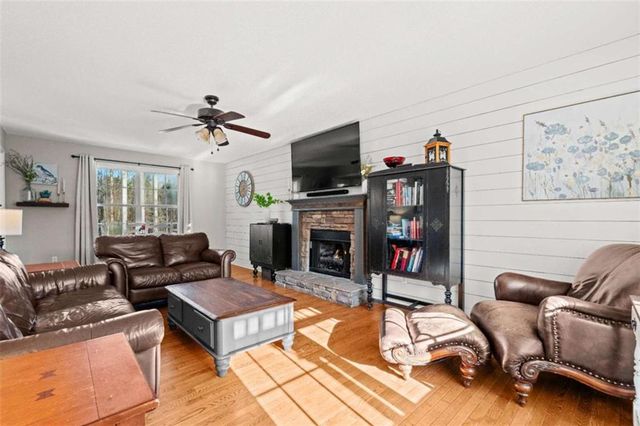 637 Angela Drive, Temple, GA 30179