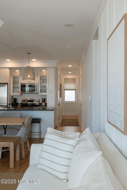 Image 10 of property listing at 16 E Henderson Street Unit A, Wrightsville Beach, NC 28480