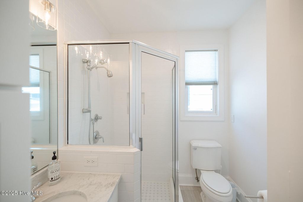 Image 33 of property listing at 16 E Henderson Street Unit A, Wrightsville Beach, NC 28480