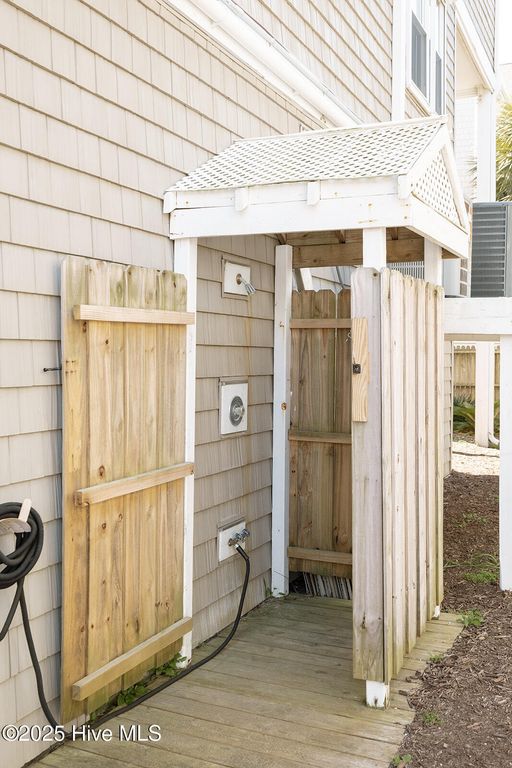 Image 40 of property listing at 16 E Henderson Street Unit A, Wrightsville Beach, NC 28480