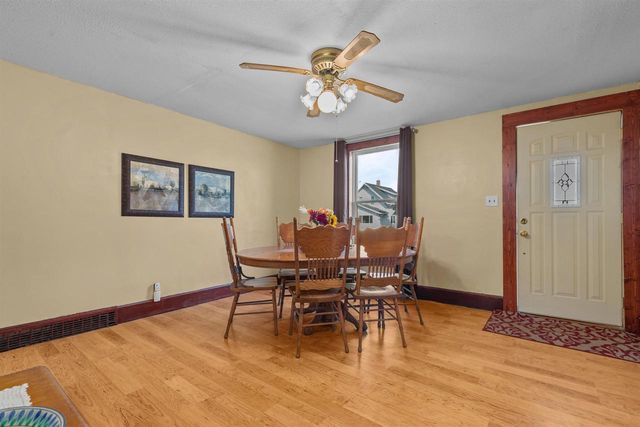 514 E BEACON AVENUE, New London, WI 54961