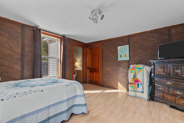 514 E BEACON AVENUE, New London, WI 54961