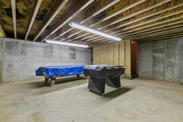 514 E BEACON AVENUE, New London, WI 54961