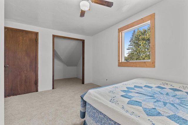 514 E BEACON AVENUE, New London, WI 54961