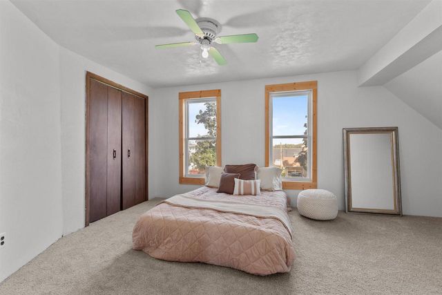 514 E BEACON AVENUE, New London, WI 54961