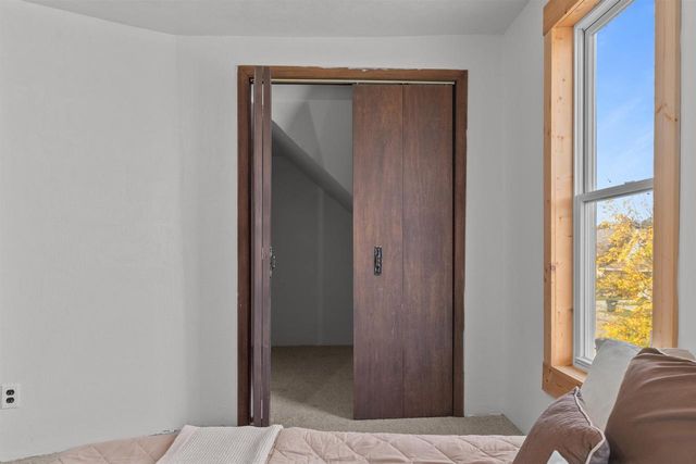 514 E BEACON AVENUE, New London, WI 54961