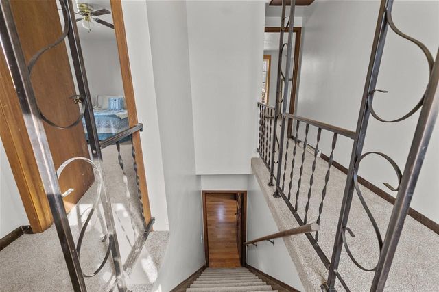 514 E BEACON AVENUE, New London, WI 54961