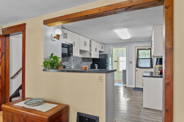 514 E BEACON AVENUE, New London, WI 54961