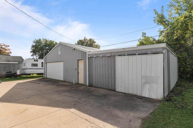 514 E BEACON AVENUE, New London, WI 54961