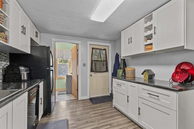 514 E BEACON AVENUE, New London, WI 54961