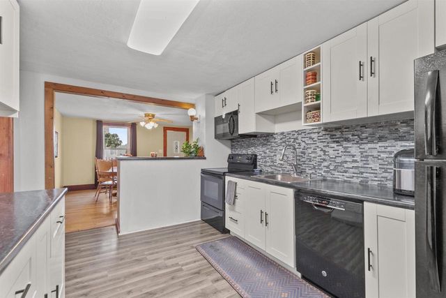 514 E BEACON AVENUE, New London, WI 54961