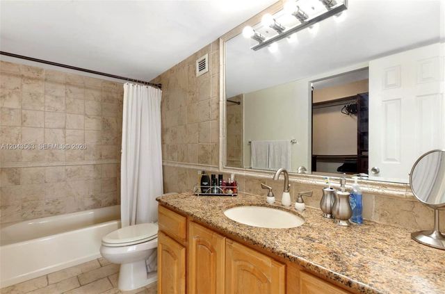 600 NE 36th St 1717, Miami, FL 33137