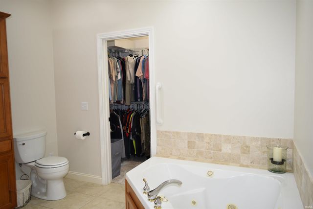 11014 Havenwood Meadows Drive, Evansville, IN 47725