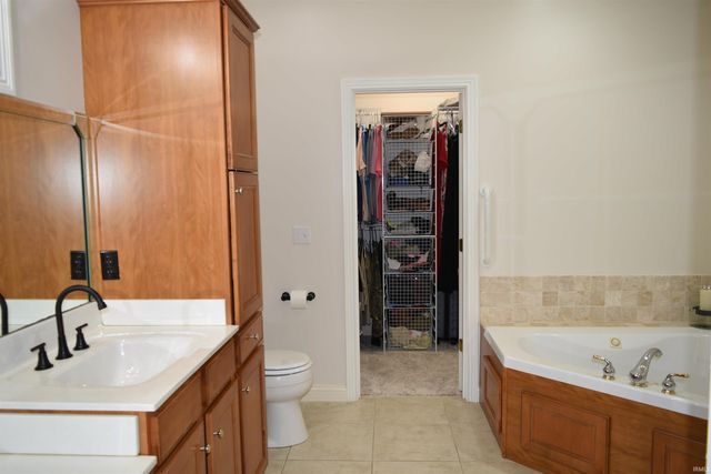 11014 Havenwood Meadows Drive, Evansville, IN 47725