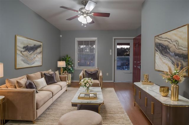 5216 Arboles Drive 10, Houston, TX 77035