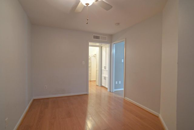5216 Arboles Drive 10, Houston, TX 77035