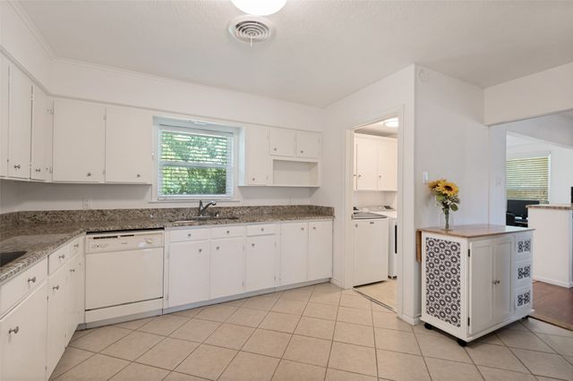 2201 Lake Coves Drive, Flower Mound, TX 75022