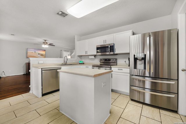 9114 Laguna Rio, San Antonio, TX 78251