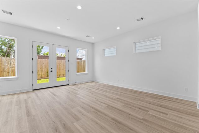3426 Bolin Road Roads, Houston, TX 77092