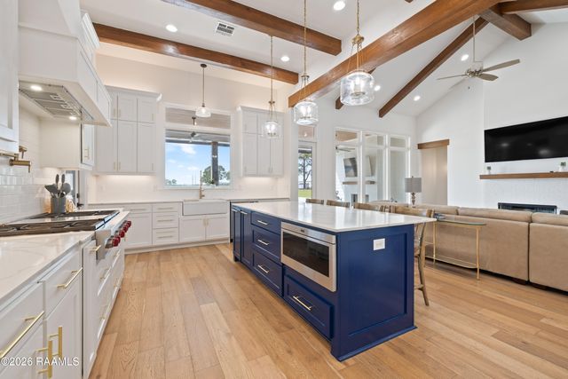 100 Viaulet Road, Youngsville, LA 70592