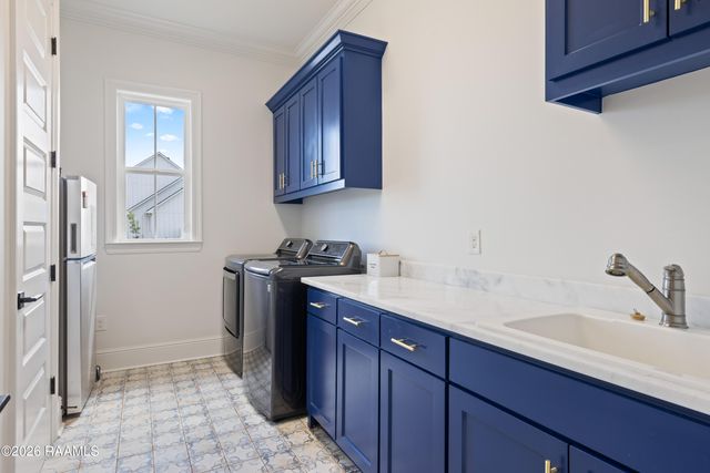 100 Viaulet Road, Youngsville, LA 70592