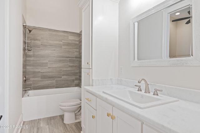 100 Viaulet Road, Youngsville, LA 70592