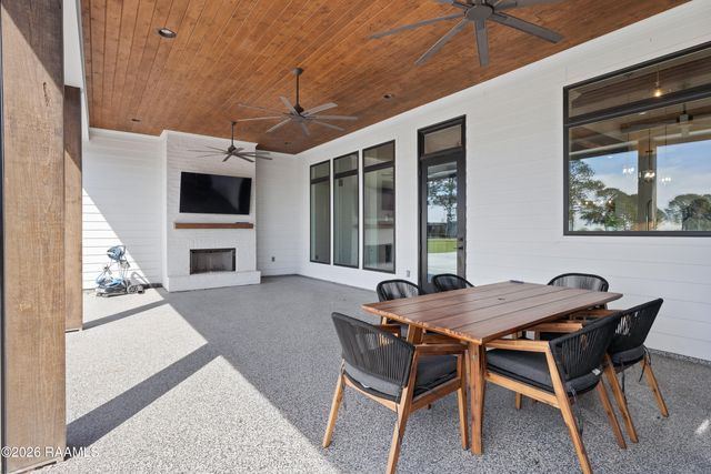 100 Viaulet Road, Youngsville, LA 70592