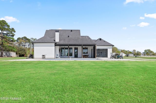 100 Viaulet Road, Youngsville, LA 70592