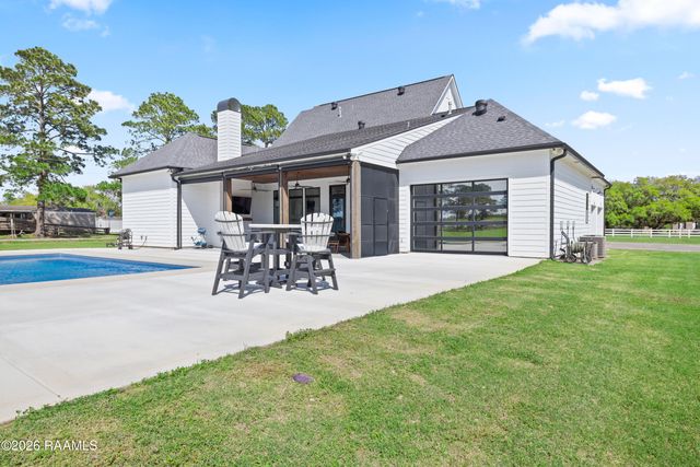 100 Viaulet Road, Youngsville, LA 70592