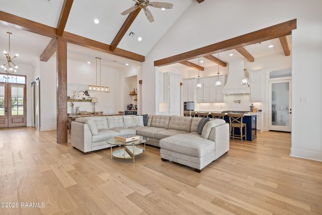 100 Viaulet Road, Youngsville, LA 70592