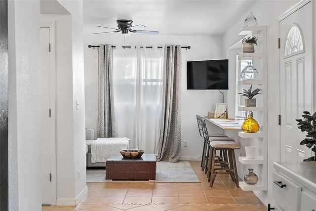 2810 2ND AVENUE S B, St Petersburg, FL 33712