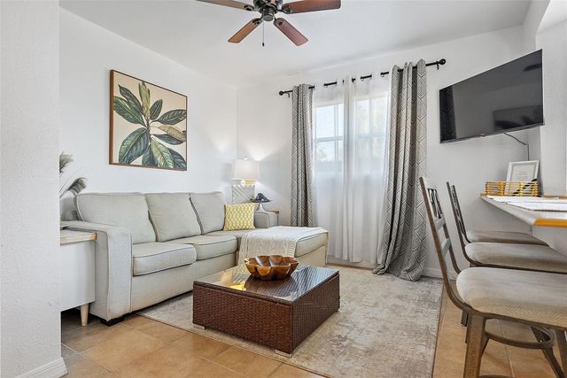 2810 2ND AVENUE S B, St Petersburg, FL 33712