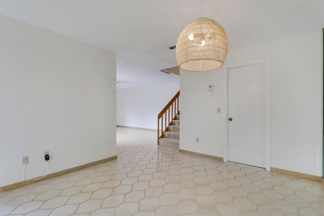 825 Center Street 49c, Jupiter, FL 33458