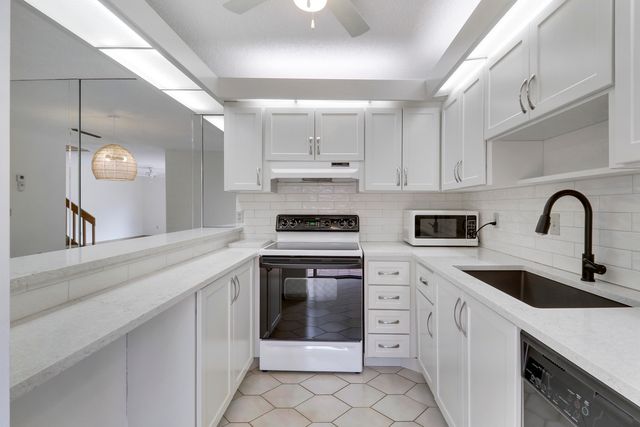 825 Center Street 49c, Jupiter, FL 33458
