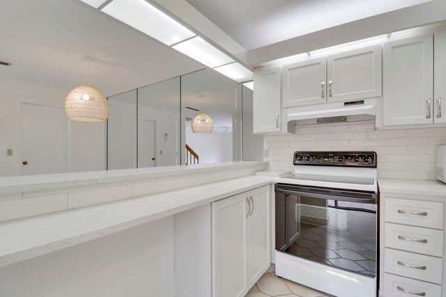 825 Center Street 49c, Jupiter, FL 33458