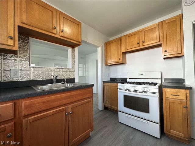 5040 E 88th Street, Garfield Heights, OH 44125