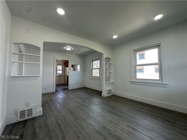 5040 E 88th Street, Garfield Heights, OH 44125