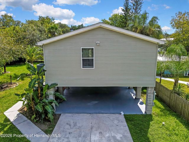 5610 Ramada Street, Weeki Wachee, FL 34607