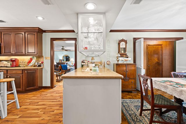 2206 E Pinecrest Drive, Atlanta, TX 75551