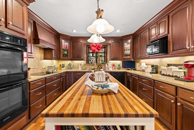 2206 E Pinecrest Drive, Atlanta, TX 75551