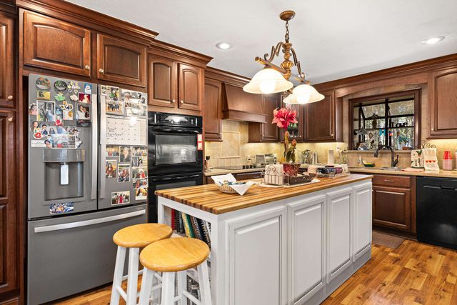 2206 E Pinecrest Drive, Atlanta, TX 75551