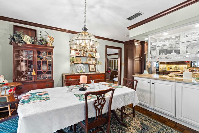 2206 E Pinecrest Drive, Atlanta, TX 75551