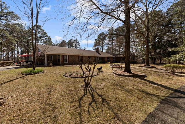 2206 E Pinecrest Drive, Atlanta, TX 75551