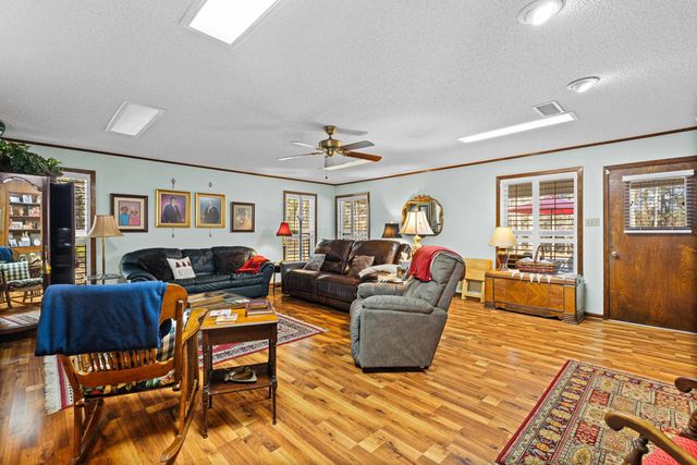 2206 E Pinecrest Drive, Atlanta, TX 75551