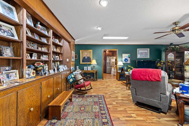 2206 E Pinecrest Drive, Atlanta, TX 75551