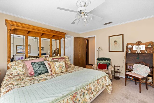 2206 E Pinecrest Drive, Atlanta, TX 75551