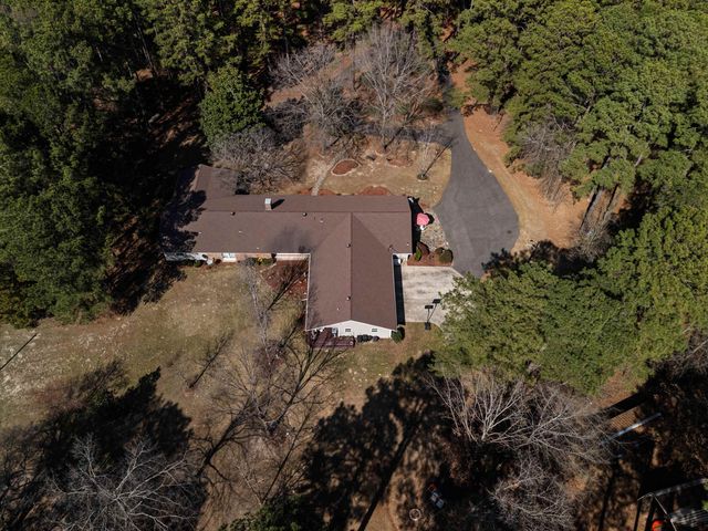 2206 E Pinecrest Drive, Atlanta, TX 75551